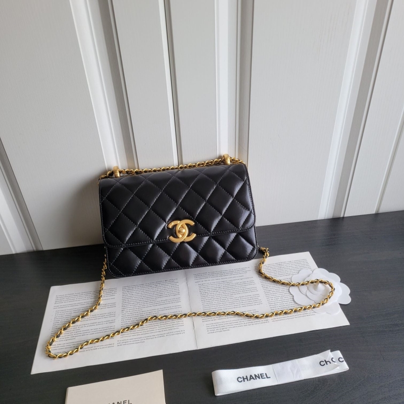 Ch*el woc bags